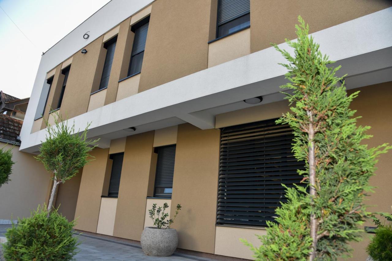 Merak Rooms & Caffe Bar Šabac Exterior foto